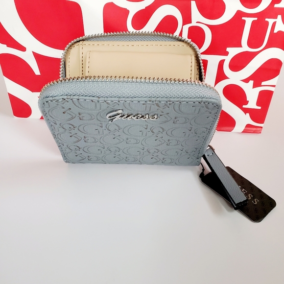 New Guess Wallet - Picture 3 of 6